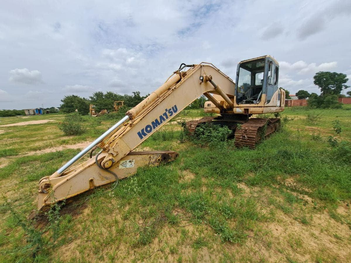 Escavadorade de Rastos (20T) KOMATSU PC200-7 · Viana — imagen 1