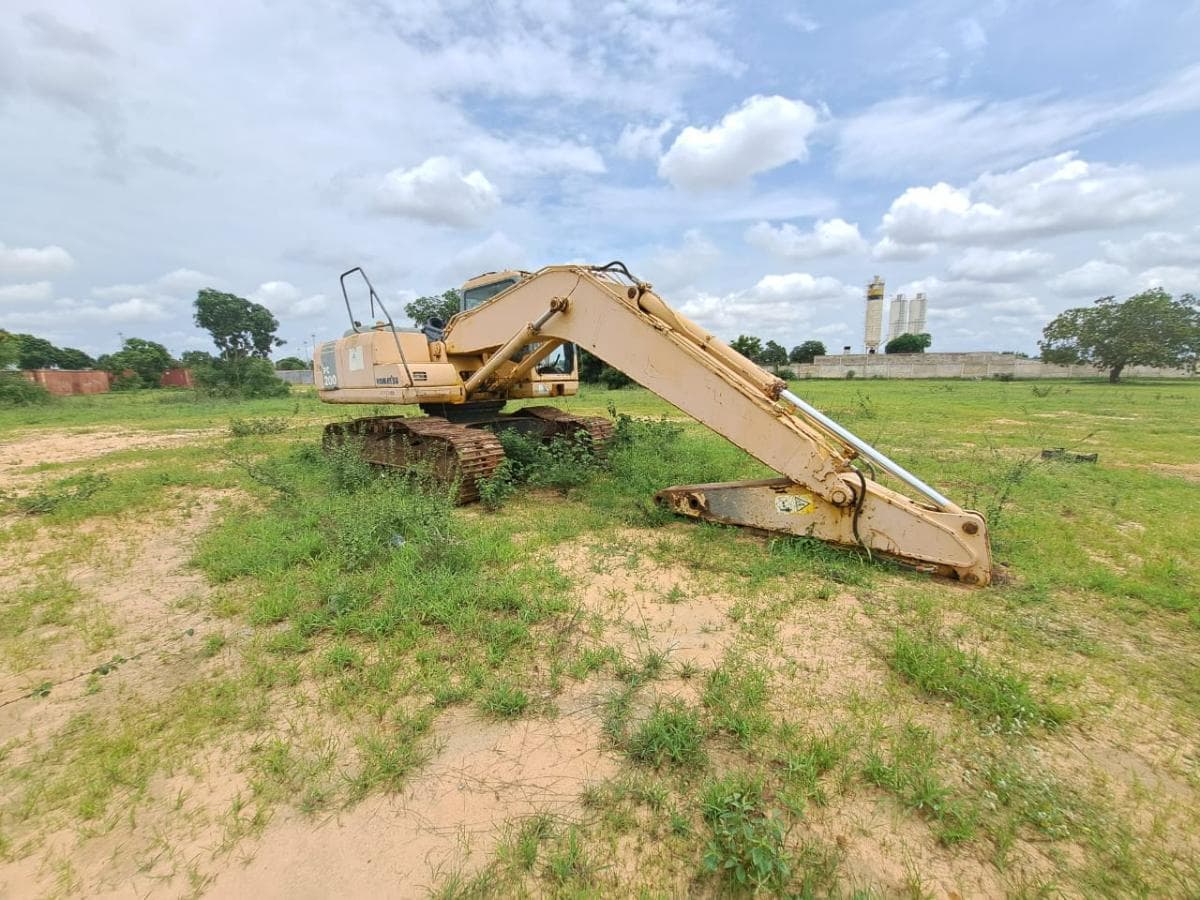 Escavadorade de Rastos (20T) KOMATSU PC200-7 · Viana — imagen 7