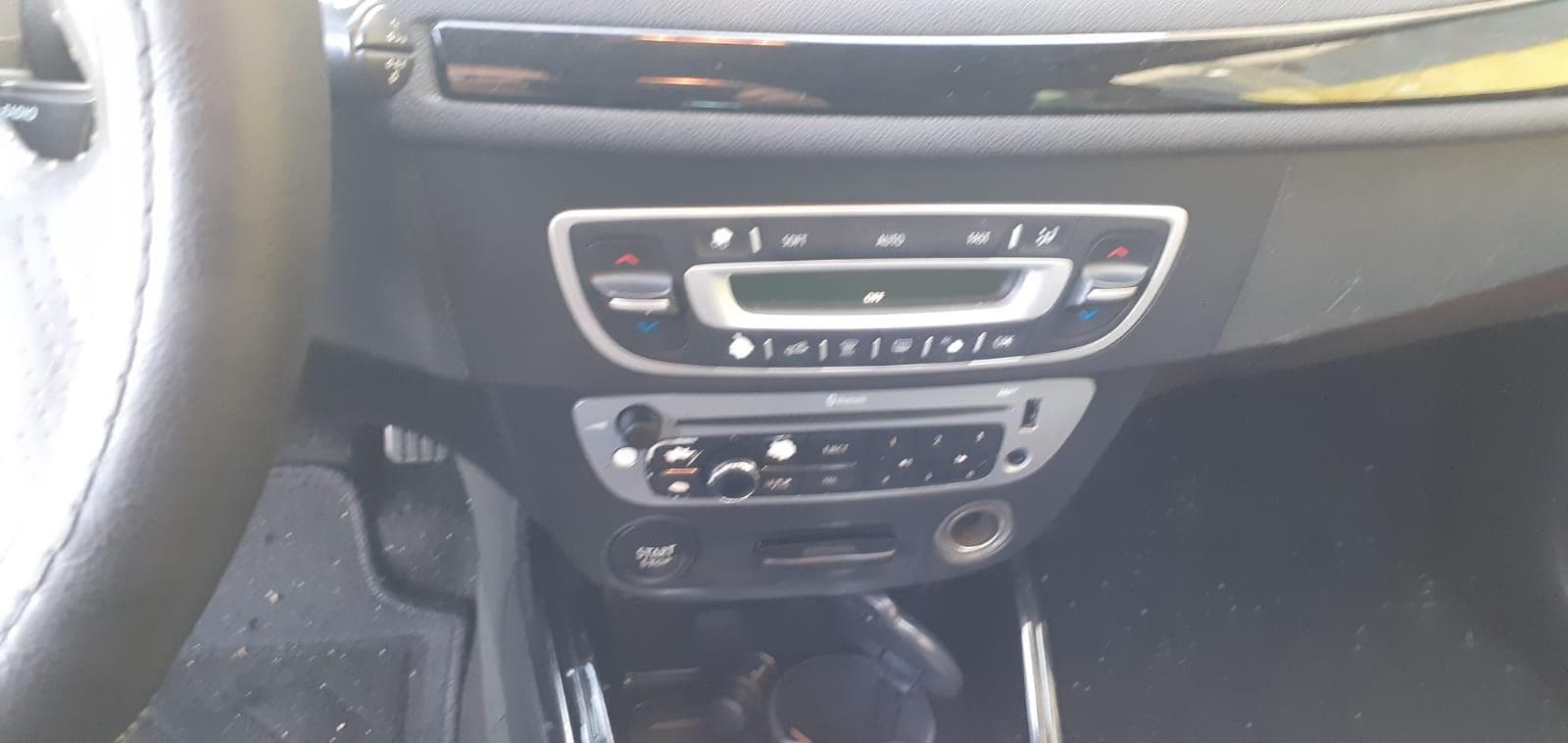 Renault Mégane 1.5DCI · Ano 2012 — imagen 17