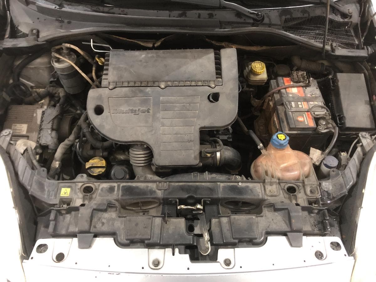 Fiat Punto 1.3 · Ano 2007 — imagen 4