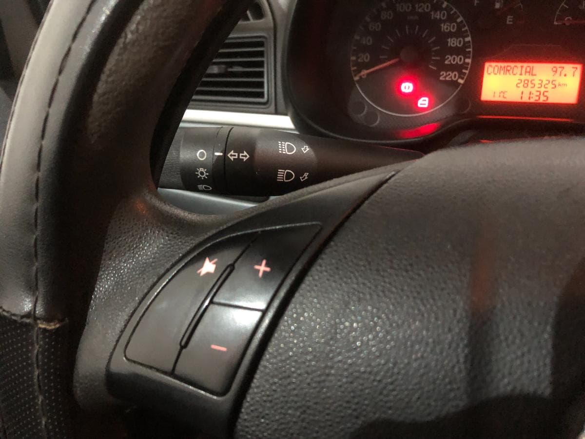 Fiat Punto 1.3 · Ano 2007 — imagen 25