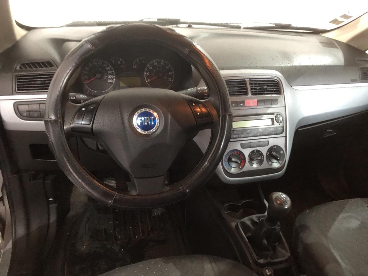 Fiat Punto 1.3 · Ano 2007 — imagen 31