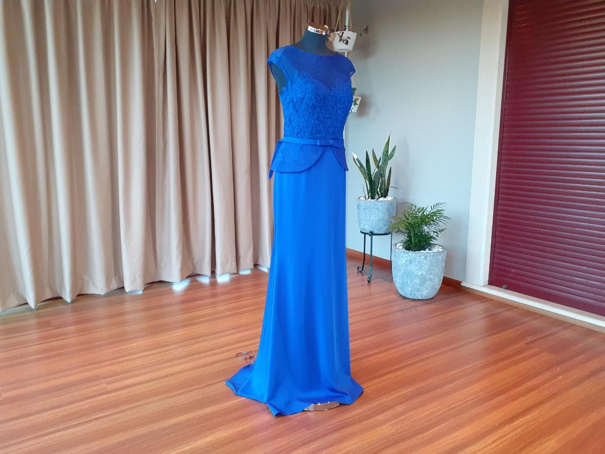Robe de cérémonie — image 1