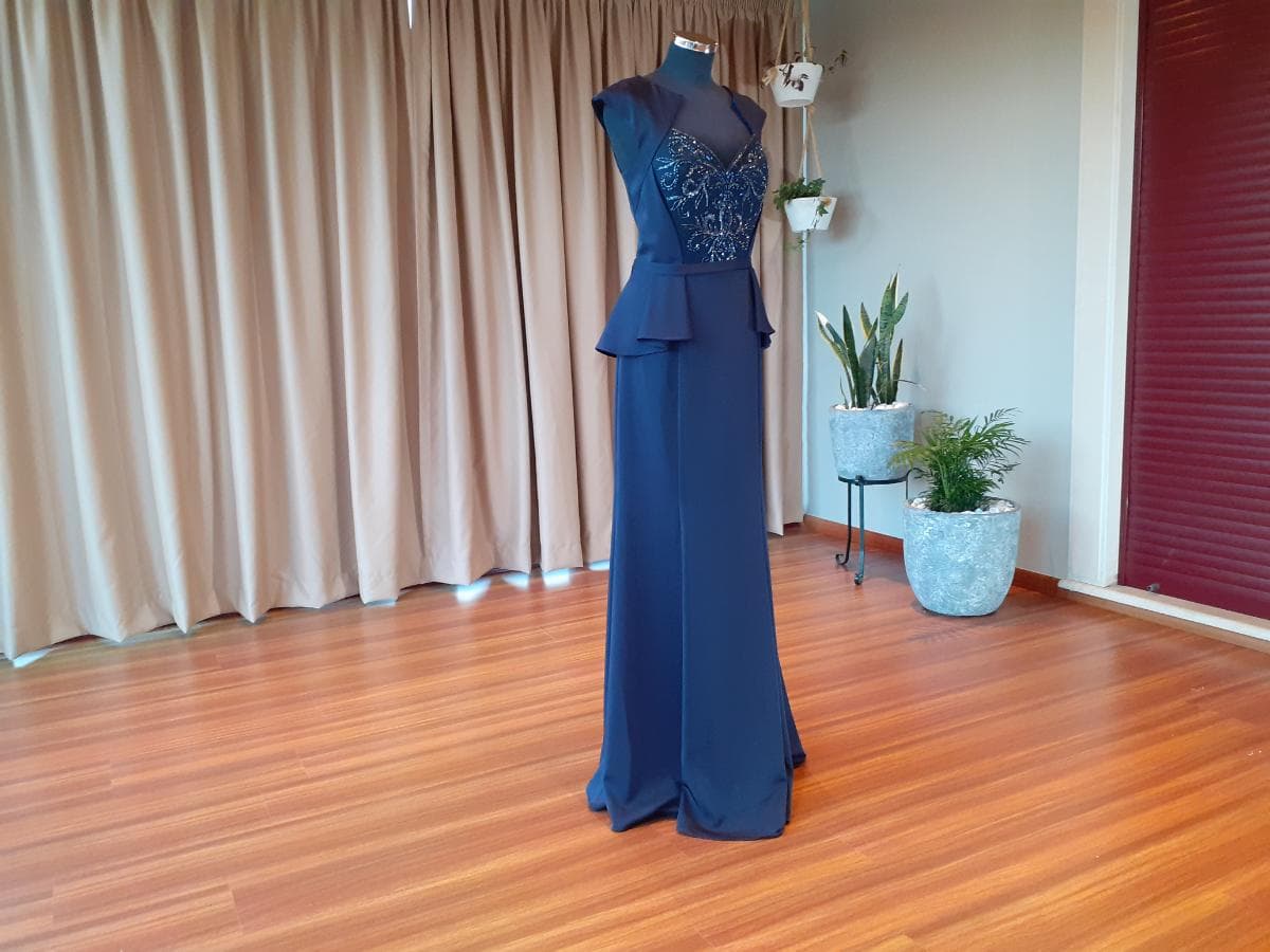 Robe de cérémonie — image 1