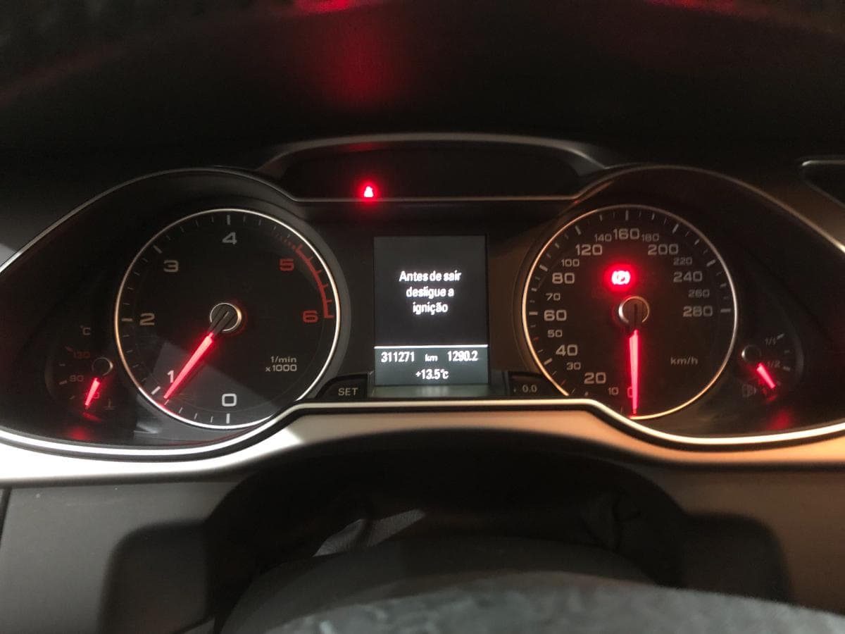 Audi A4 Allroad Quattro 2.0 TDI · Ano 2014 — image 29