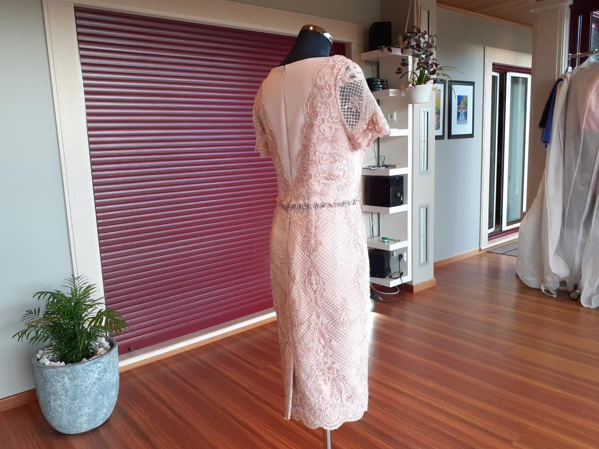Robe de cérémonie — image 2