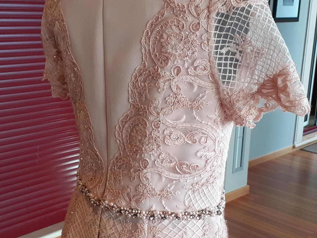 Robe de cérémonie — image 4