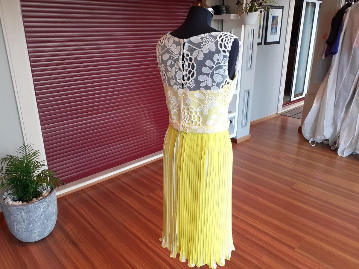 Robe de cérémonie — image 7