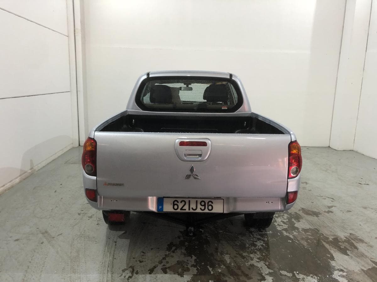 Mitsubishi L200 Pick Up · Ano 2009 — imagen 7
