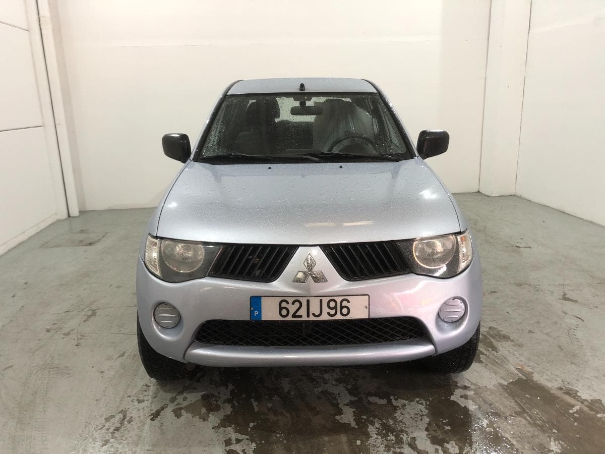 Mitsubishi L200 Pick Up · Ano 2009 — imagen 3