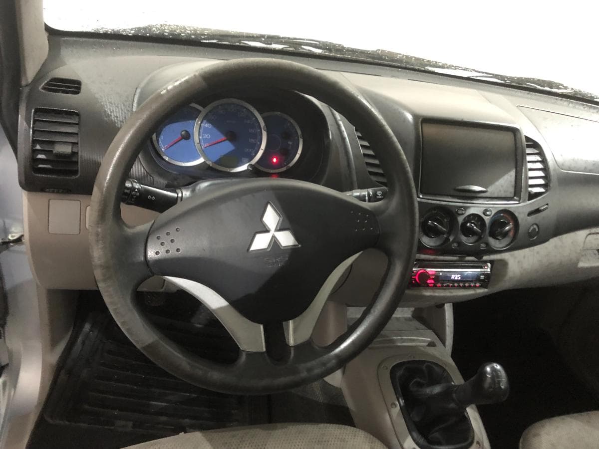 Mitsubishi L200 Pick Up · Ano 2009 — imagen 30