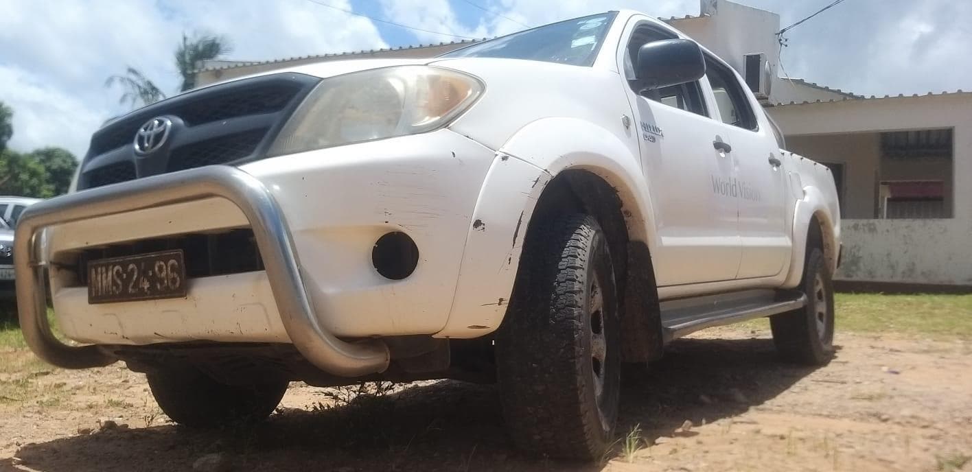 Toyota Hilux ·