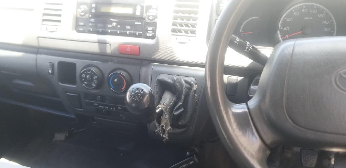 Toyota Hiace · — image 4