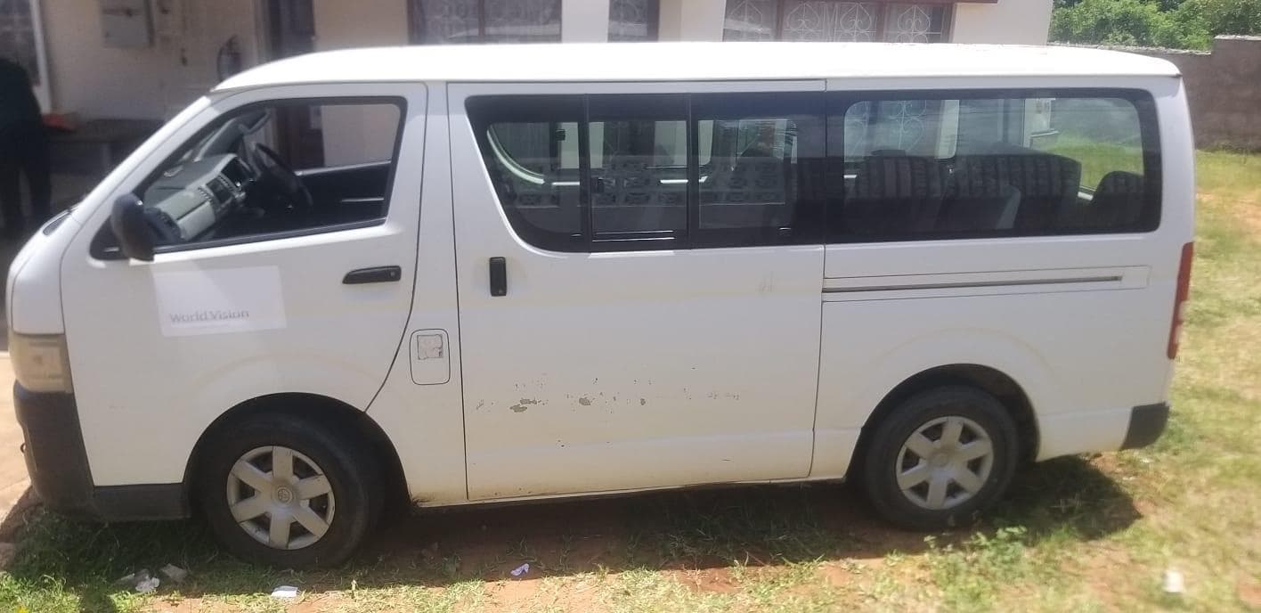Toyota Hiace · — image 2