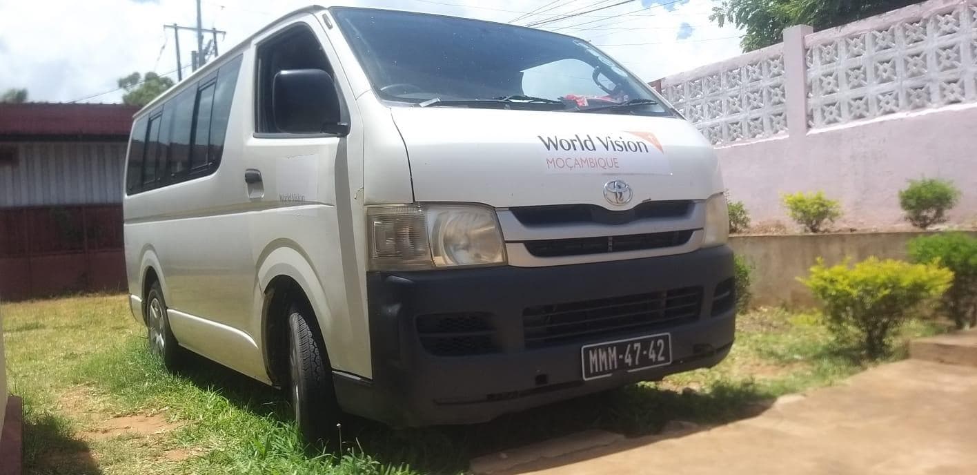 Toyota Hiace ·