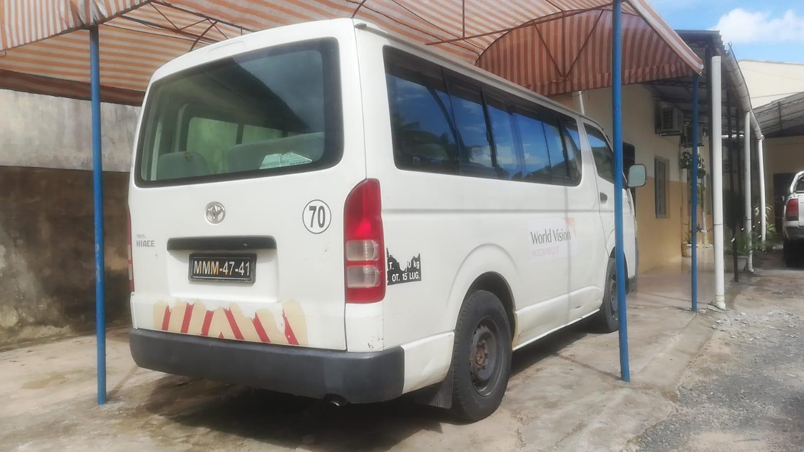 Minibus de marca Toyota Hiace · — imagem 6
