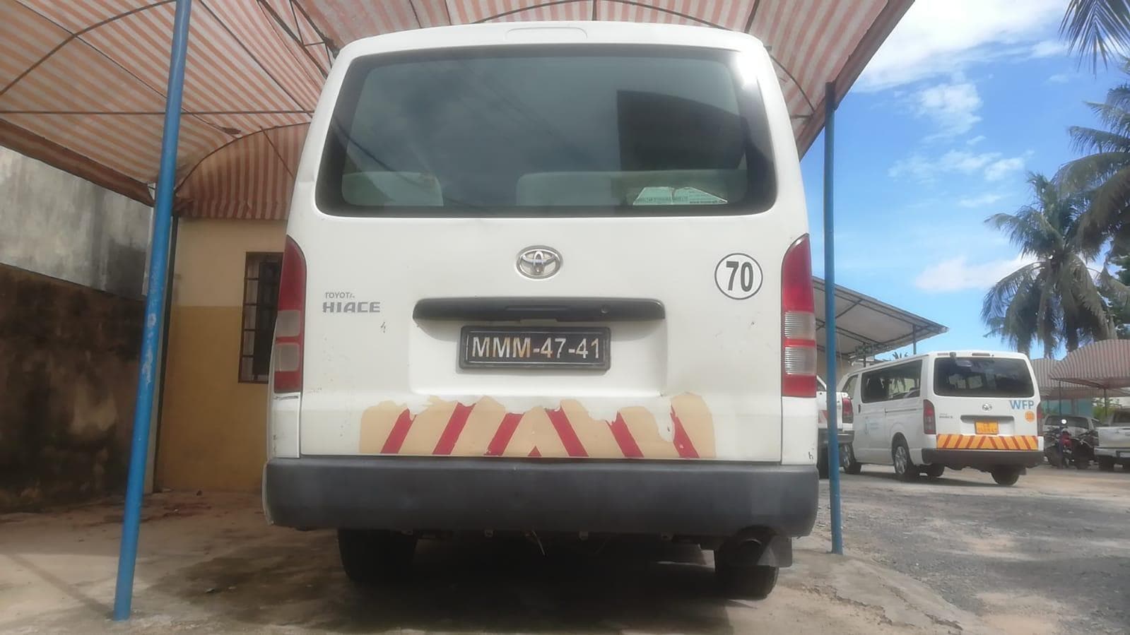 Minibus de marca Toyota Hiace · — imagem 7