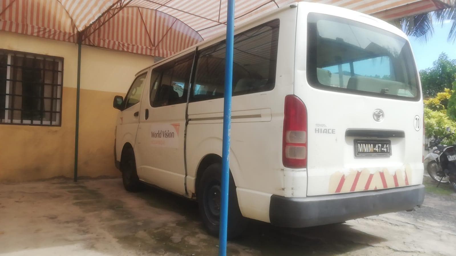 Minibus de marca Toyota Hiace · — imagem 8