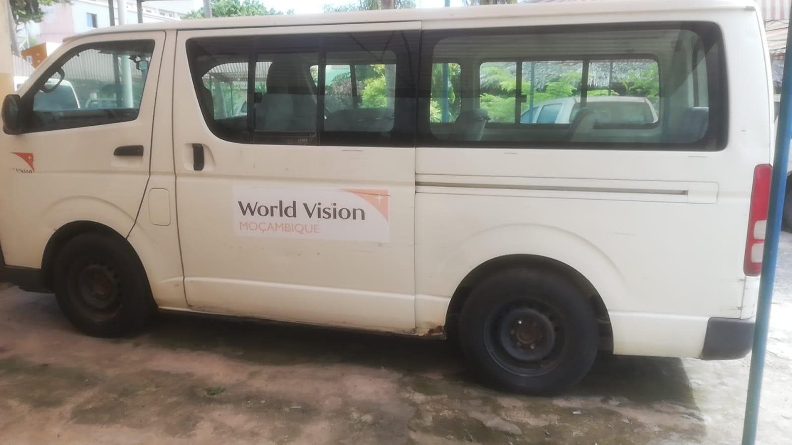 Minibus de marca Toyota Hiace · — imagem 9