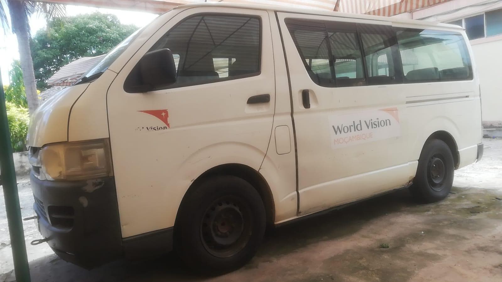 Minibus de marca Toyota Hiace · — imagem 10