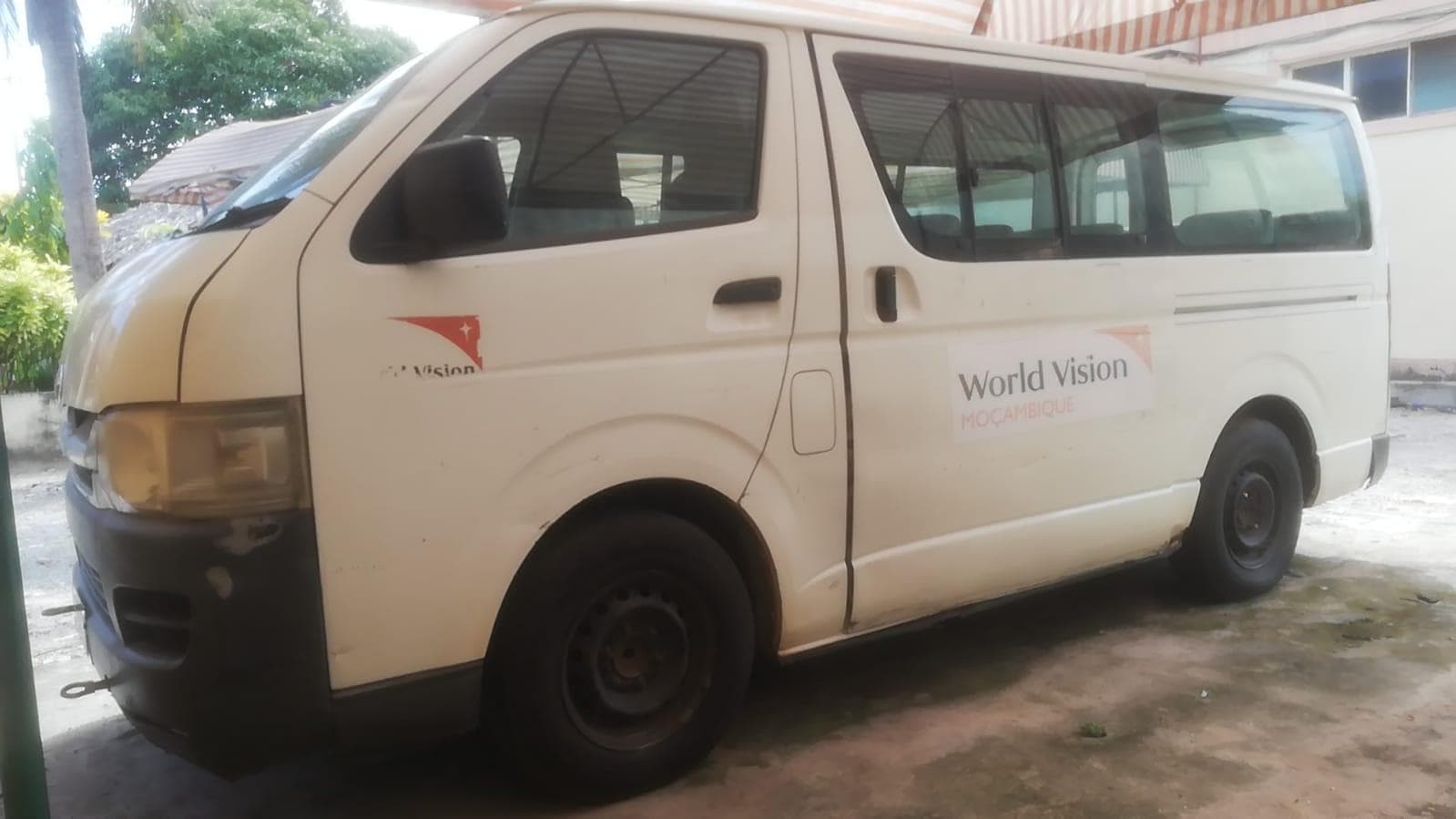 Minibus de marca Toyota Hiace · — imagem 1