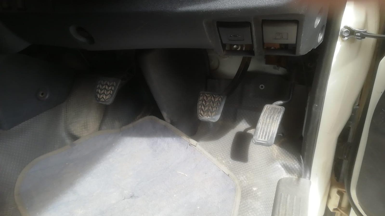 Minibus de marca Toyota Hiace · — imagem 14