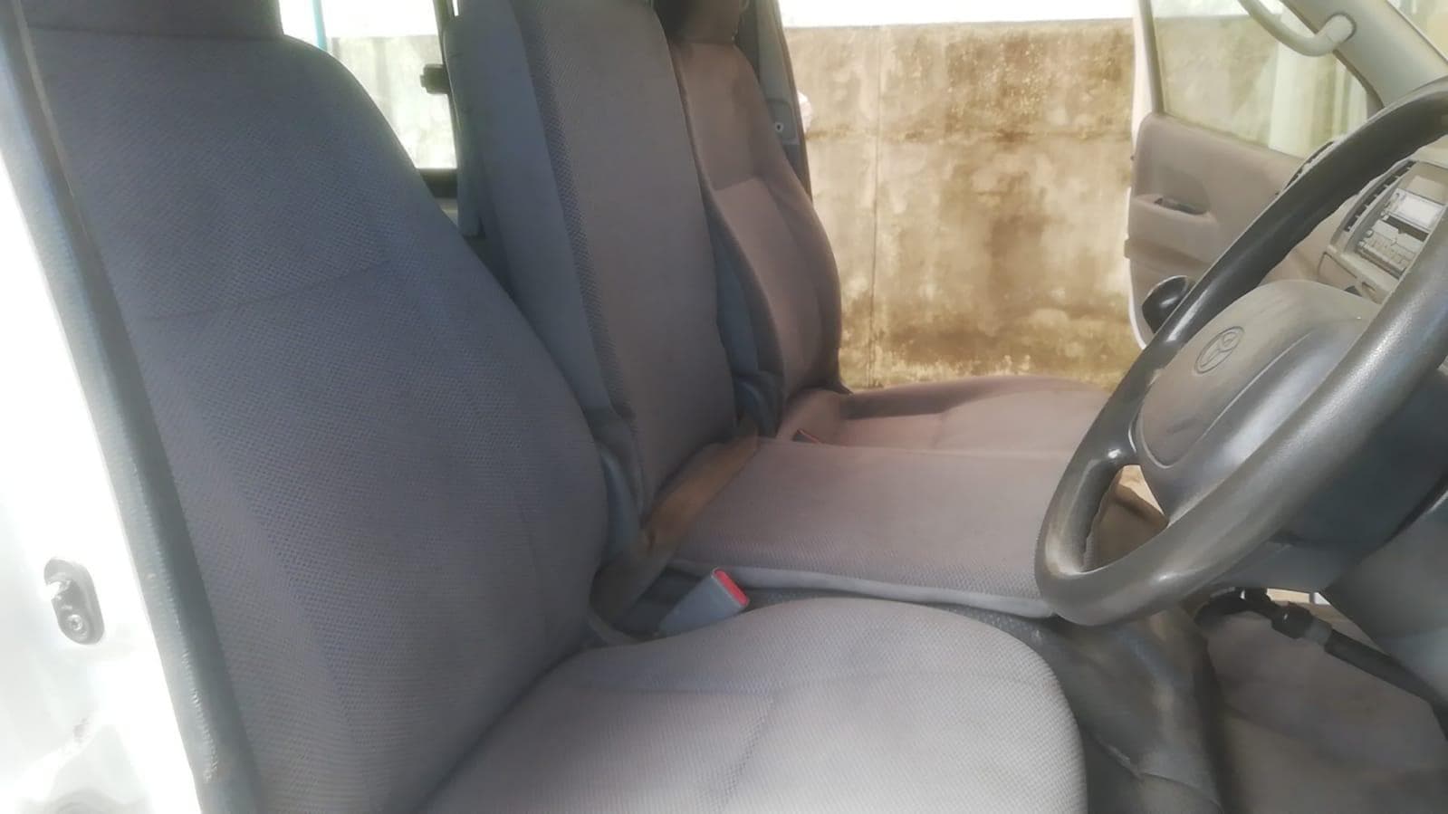 Minibus de marca Toyota Hiace · — imagem 15