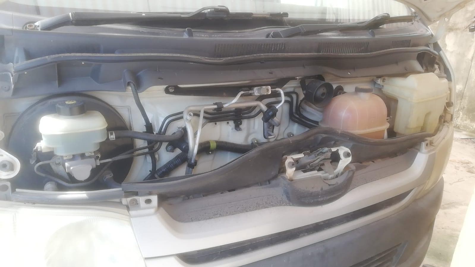 Minibus de marca Toyota Hiace · — imagem 20