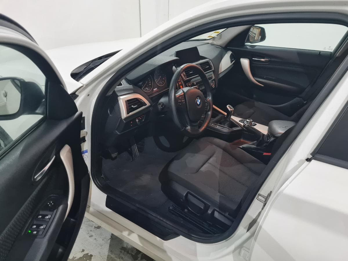 BMW 116 D 1.5 · Ano 2015 — imagem 18
