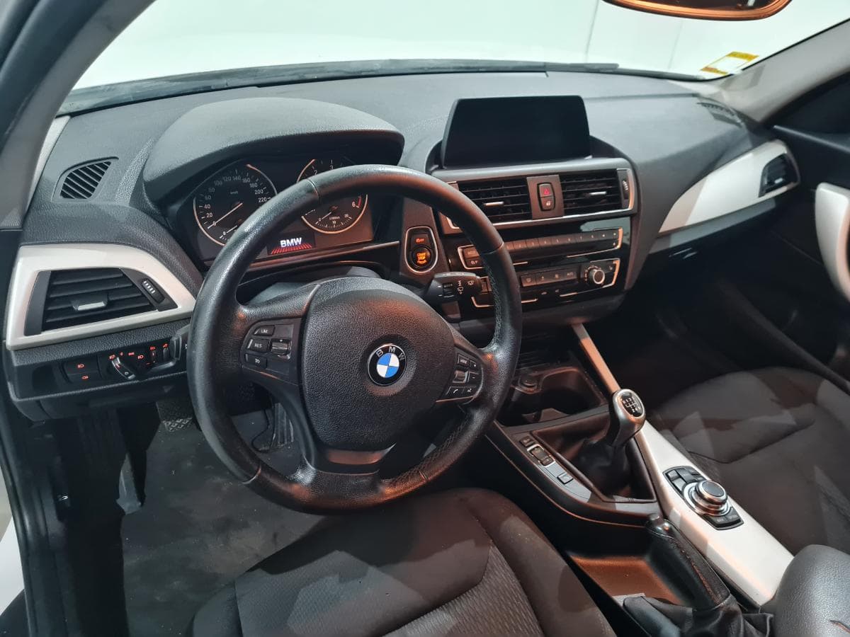 BMW 116 D 1.5 · Ano 2015 — imagem 28