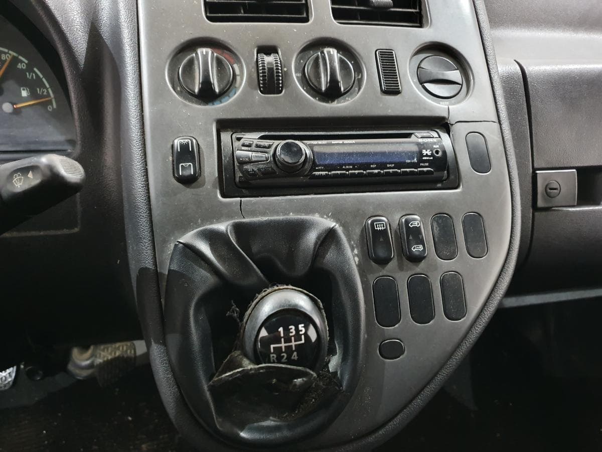 Mercedes-Benz Vito 2.2 · Ano 2002 — imagen 23
