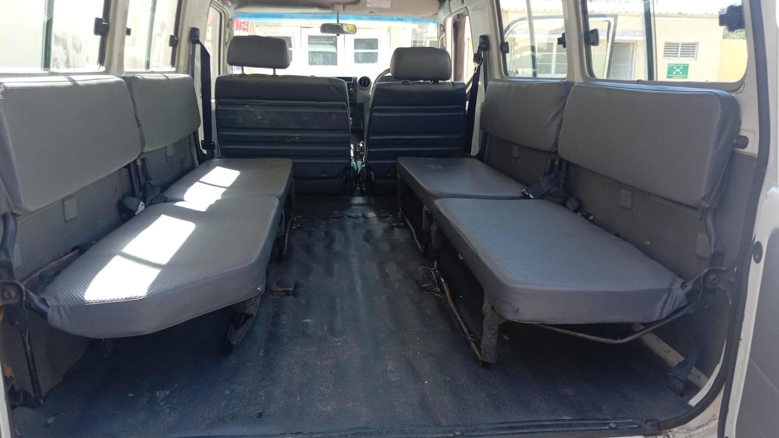 Toyota Landcruiser — imagem 5