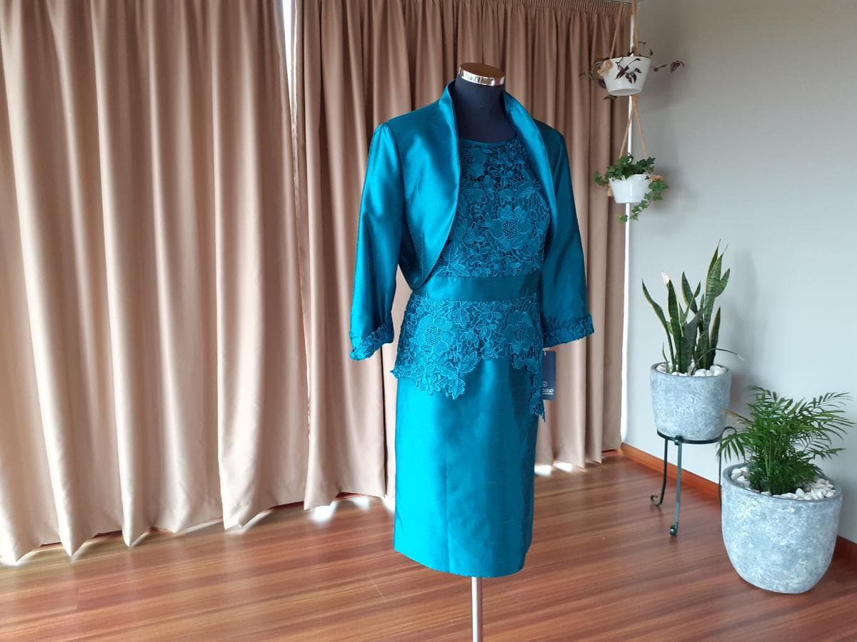 Robe de cérémonie — image 4