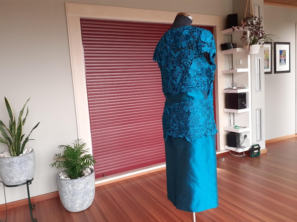 Robe de cérémonie — image 10