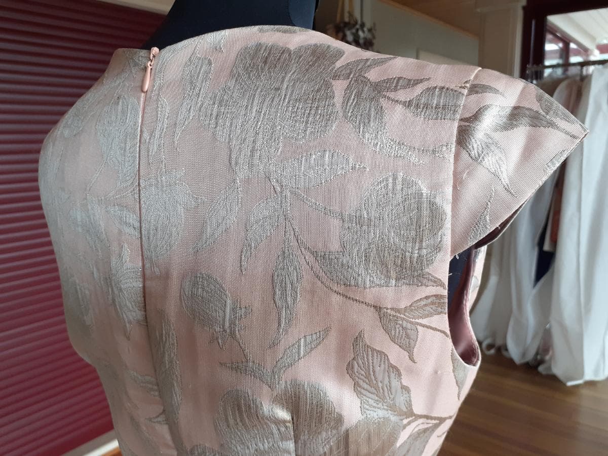 Robe de cérémonie — image 7