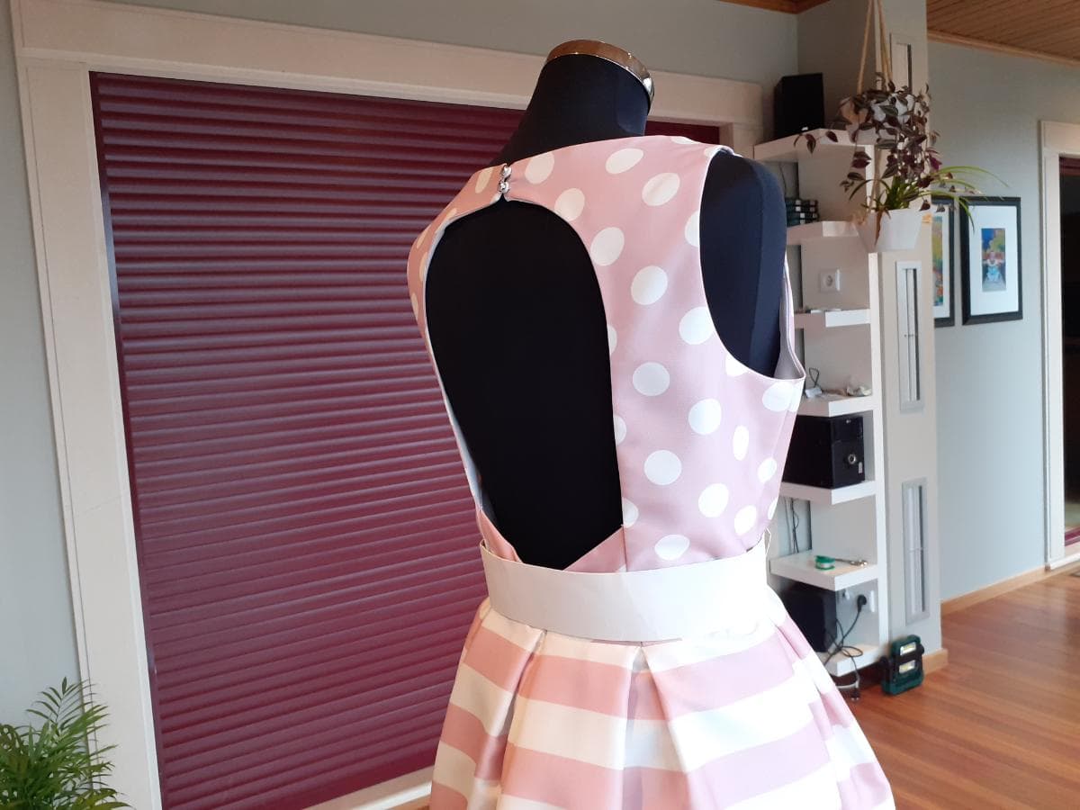 Robe de cérémonie — image 4