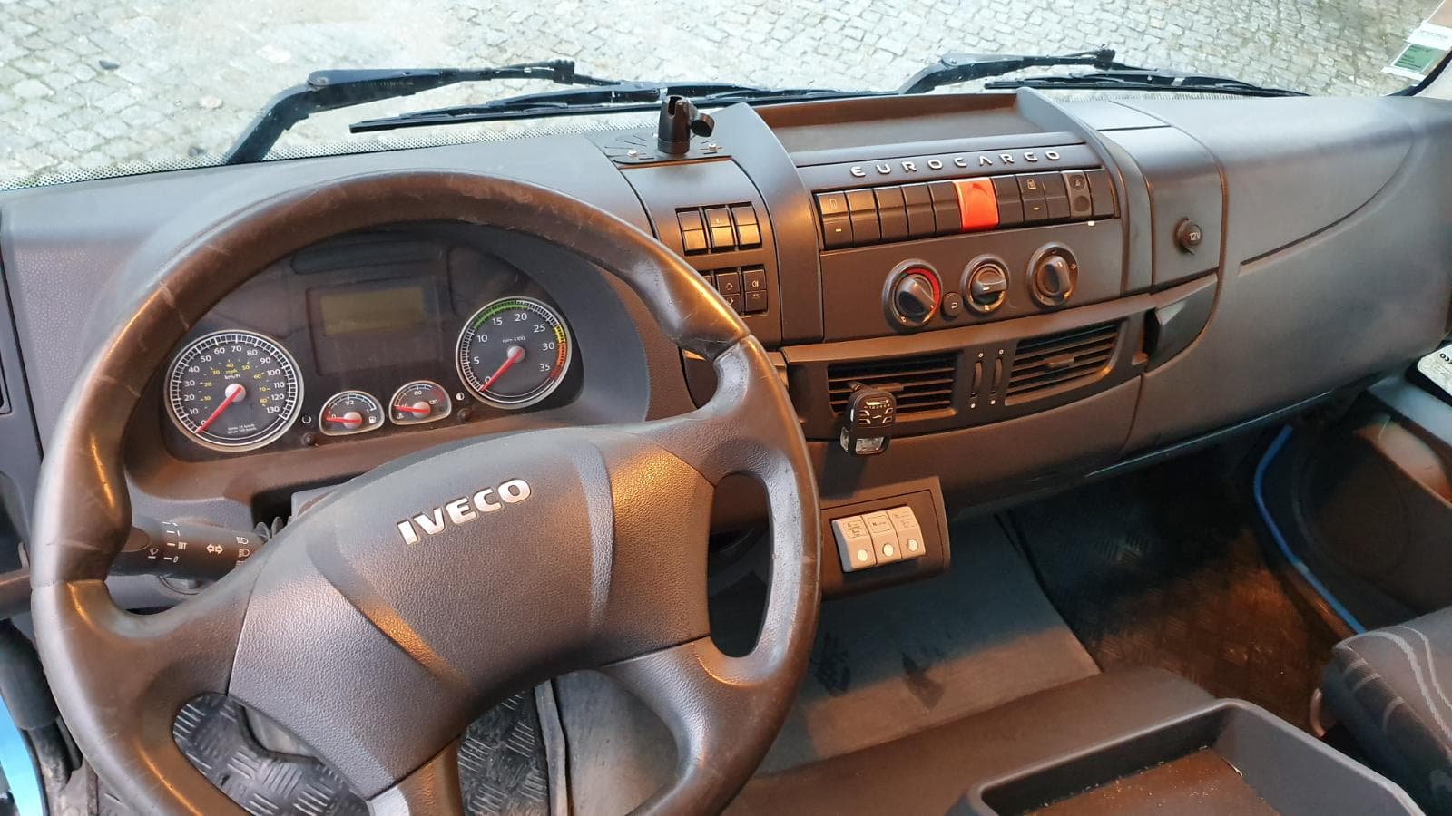 Iveco ML120 E22 · Ano 2010 — imagem 37