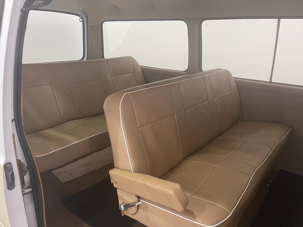 Toyota Hiace 1982 — image 9
