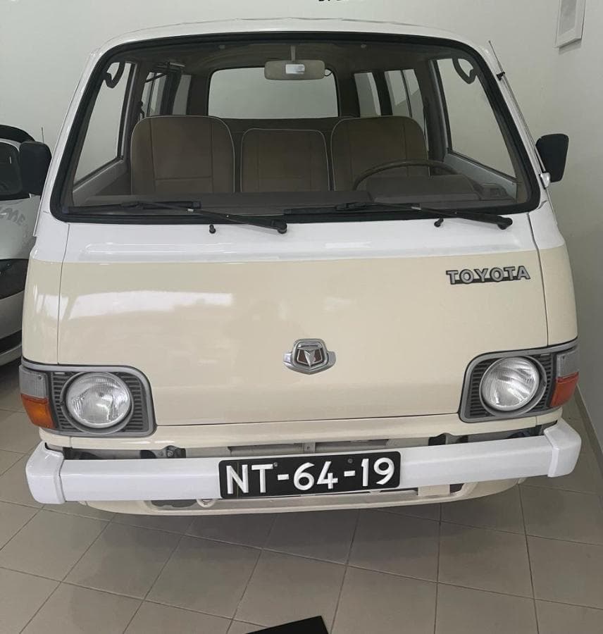 Toyota Hiace 1982 — image 2