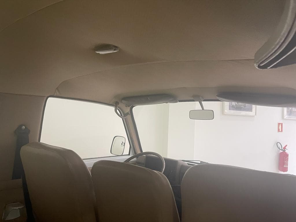 Toyota Hiace 1982 — image 7