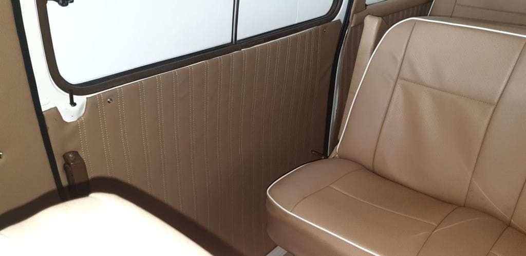 Toyota Hiace 1982 — image 15