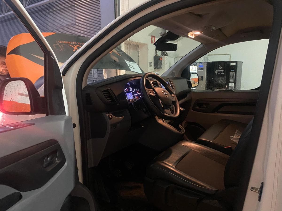 Opel Vívaro 1.5 CDTI · Ano 2021 — imagem 6