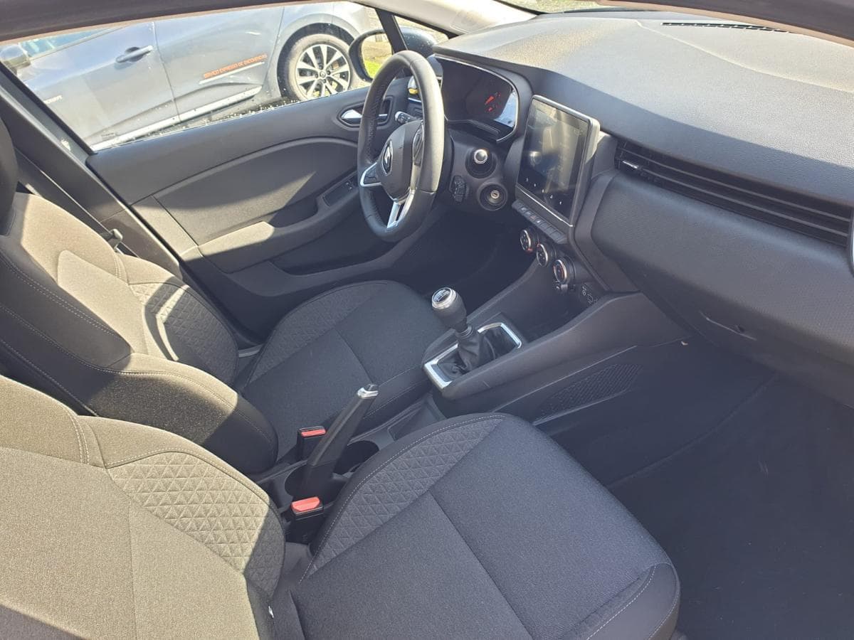 Renault Clio 1.0 TCE · Ano 2021 — image 11