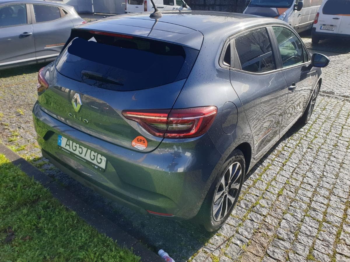 Renault Clio 1.0 TCE · Ano 2021 — image 3