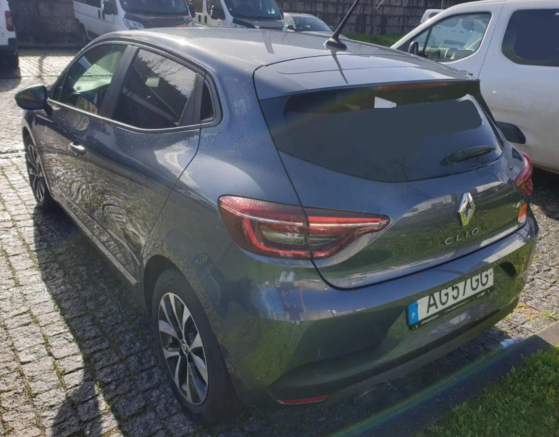Renault Clio 1.0 TCE · Ano 2021 — image 4