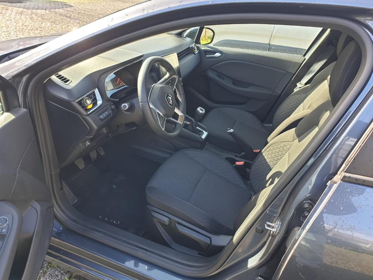 Renault Clio 1.0 TCE · Ano 2021 — image 8