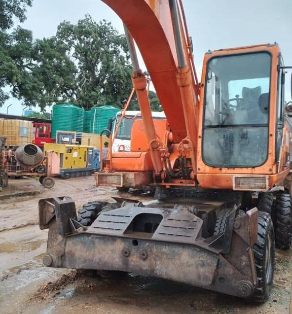 Escavadora DOOSAN S-210 W-V — image 1