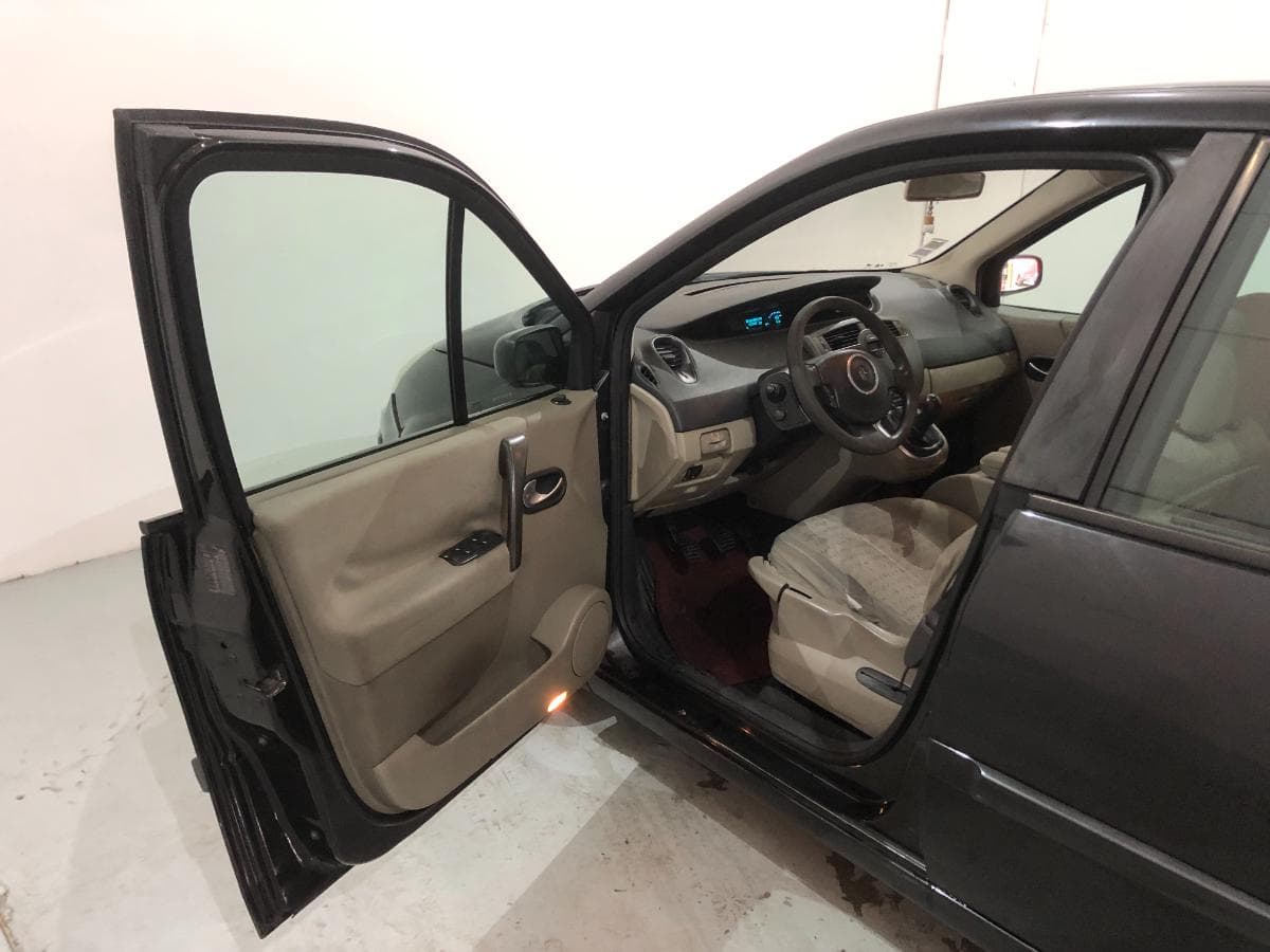 Renault Scénic 1.5DCI · Ano 2007 — image 17