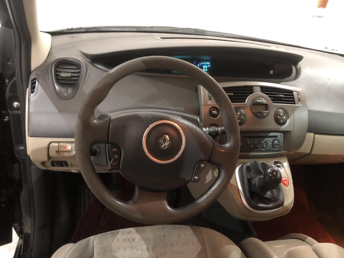Renault Scénic 1.5DCI · Ano 2007 — image 23
