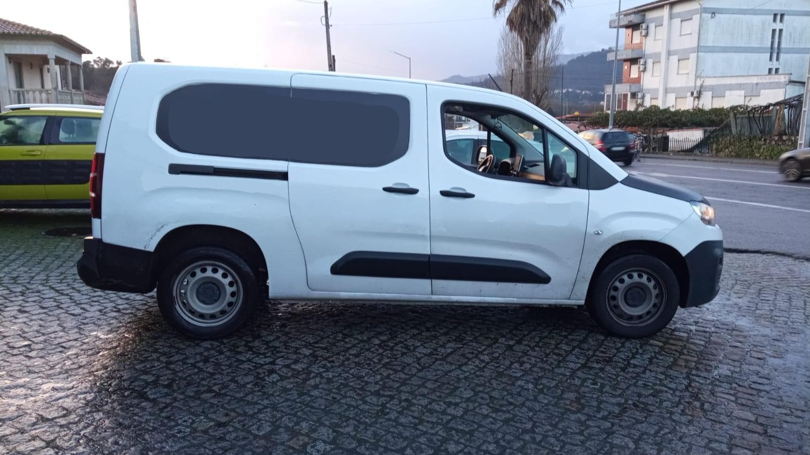 Citroën Berlingo Van 1.5 Blue Hdi · Ano 2021 — imagem 2